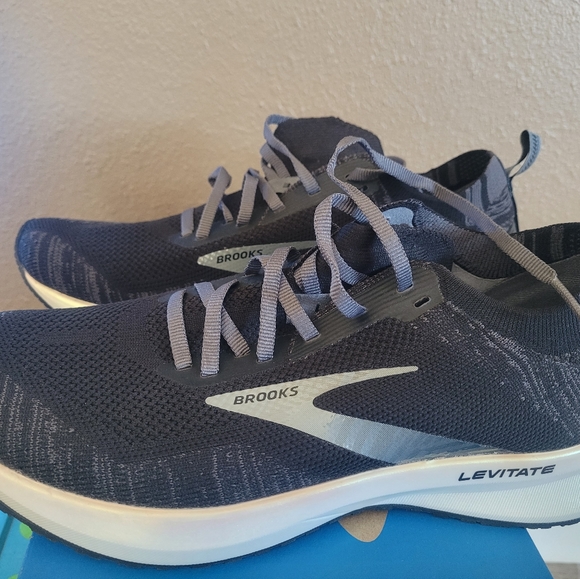 Brooks Levitate 4 Men's 8 - New - Picture 3 of 6